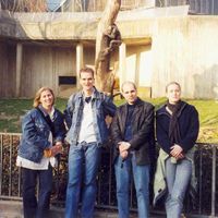 Auch Menschen werden im Zoo gezeigt.....
